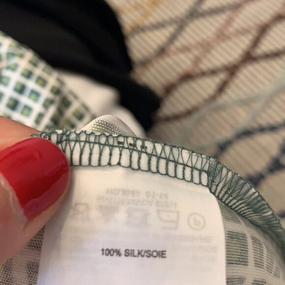 *TORY BURCH* 100% Silk V-Neck Printed Dress - Picture 10 of 10